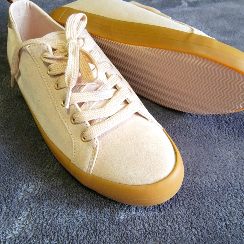Gap shoes for women